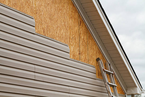 24/7 Emergency Siding Repair experts in Staunton, IL